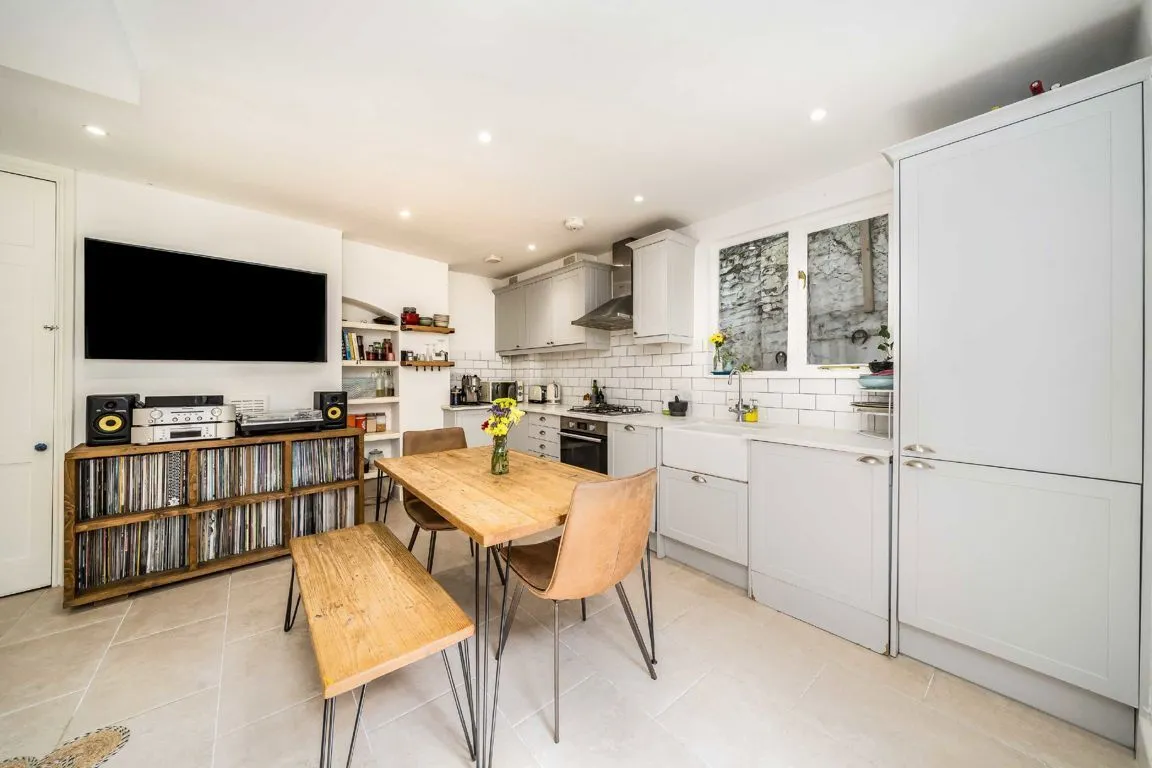 Brayburne Avenue, SW4, photo 7
