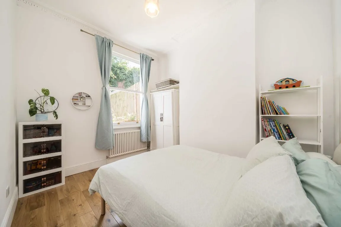 Brayburne Avenue, SW4, photo 3