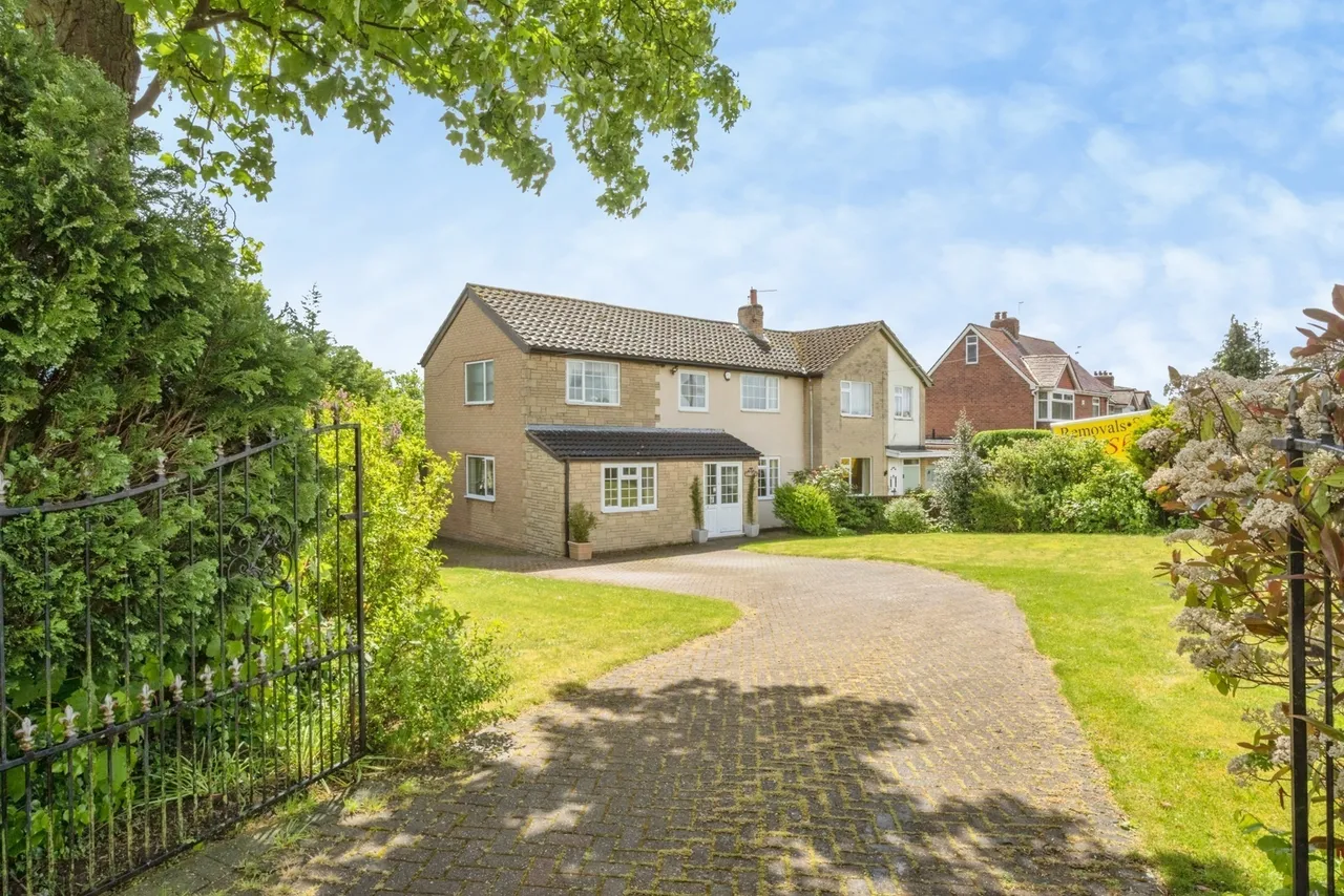 3 bed house for sale — Grange Lane, Burghwallis, Doncaster, South Yorkshire, DN6