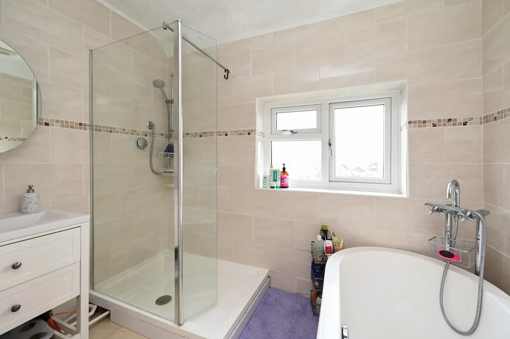 Fernhill Close, Blackwater, GU17, photo 11