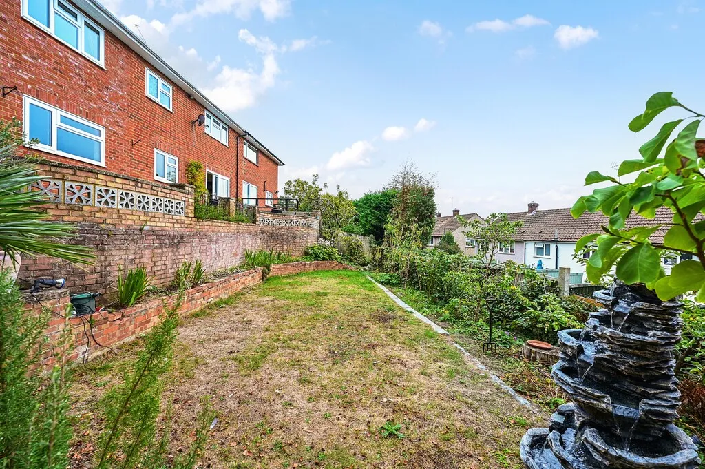 Fernhill Close, Blackwater, GU17, photo 12