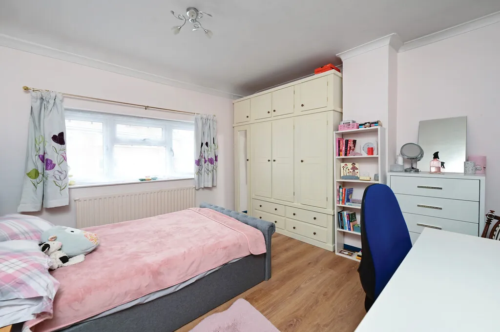 Fernhill Close, Blackwater, GU17, photo 9