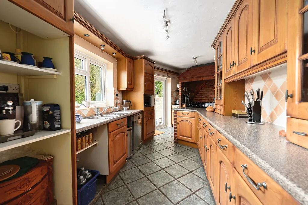 Fernhill Close, Blackwater, GU17, photo 4
