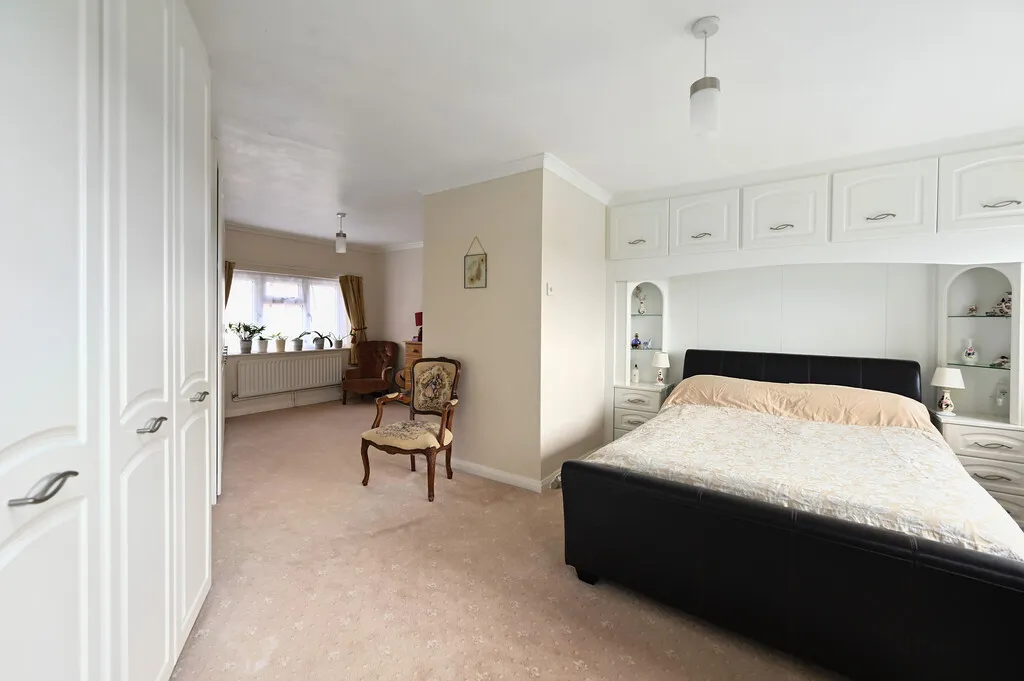 Fernhill Close, Blackwater, GU17, photo 8
