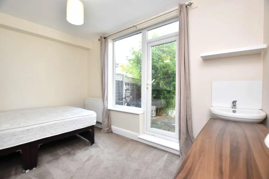 Dunmow Road, Bishops Stortford, CM23, photo 2