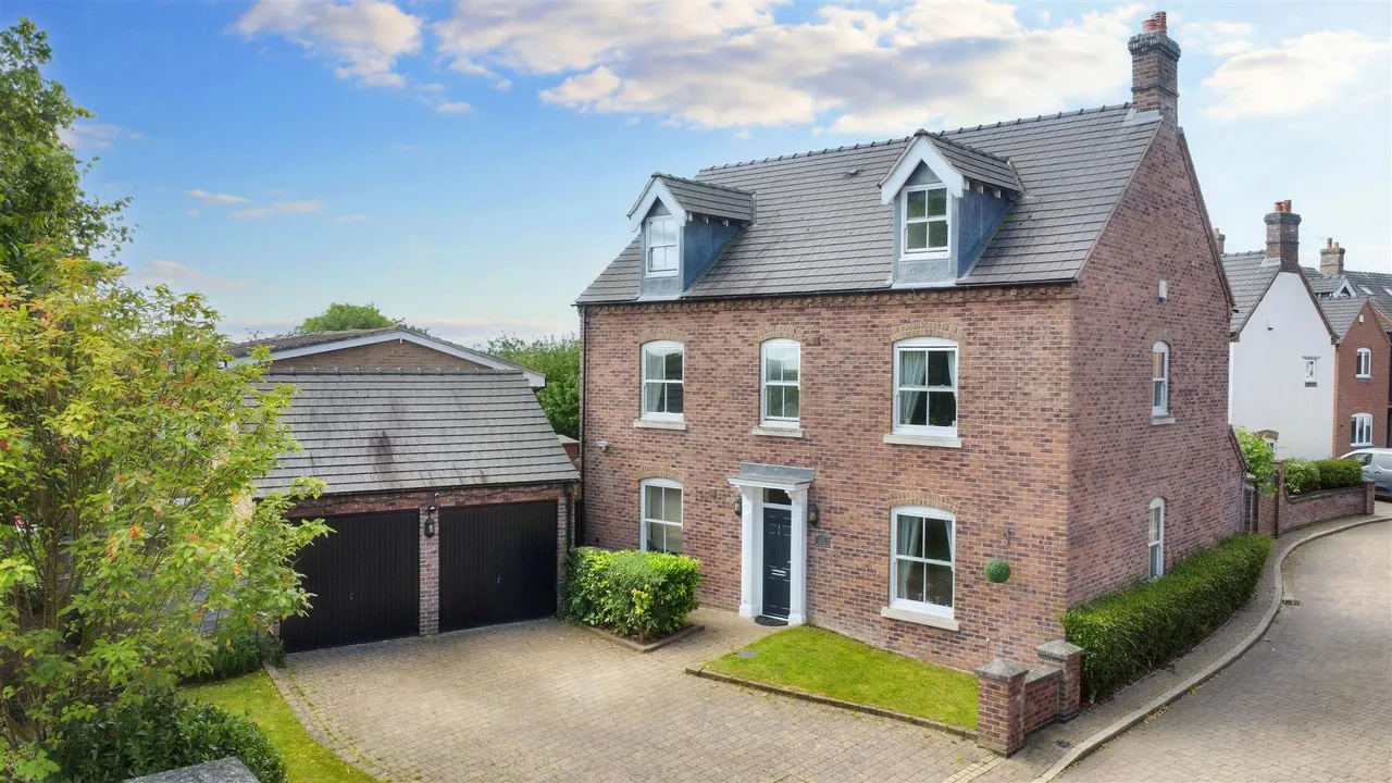 5 bed house for sale, Hillcrest, Aston-On-Trent, DE72