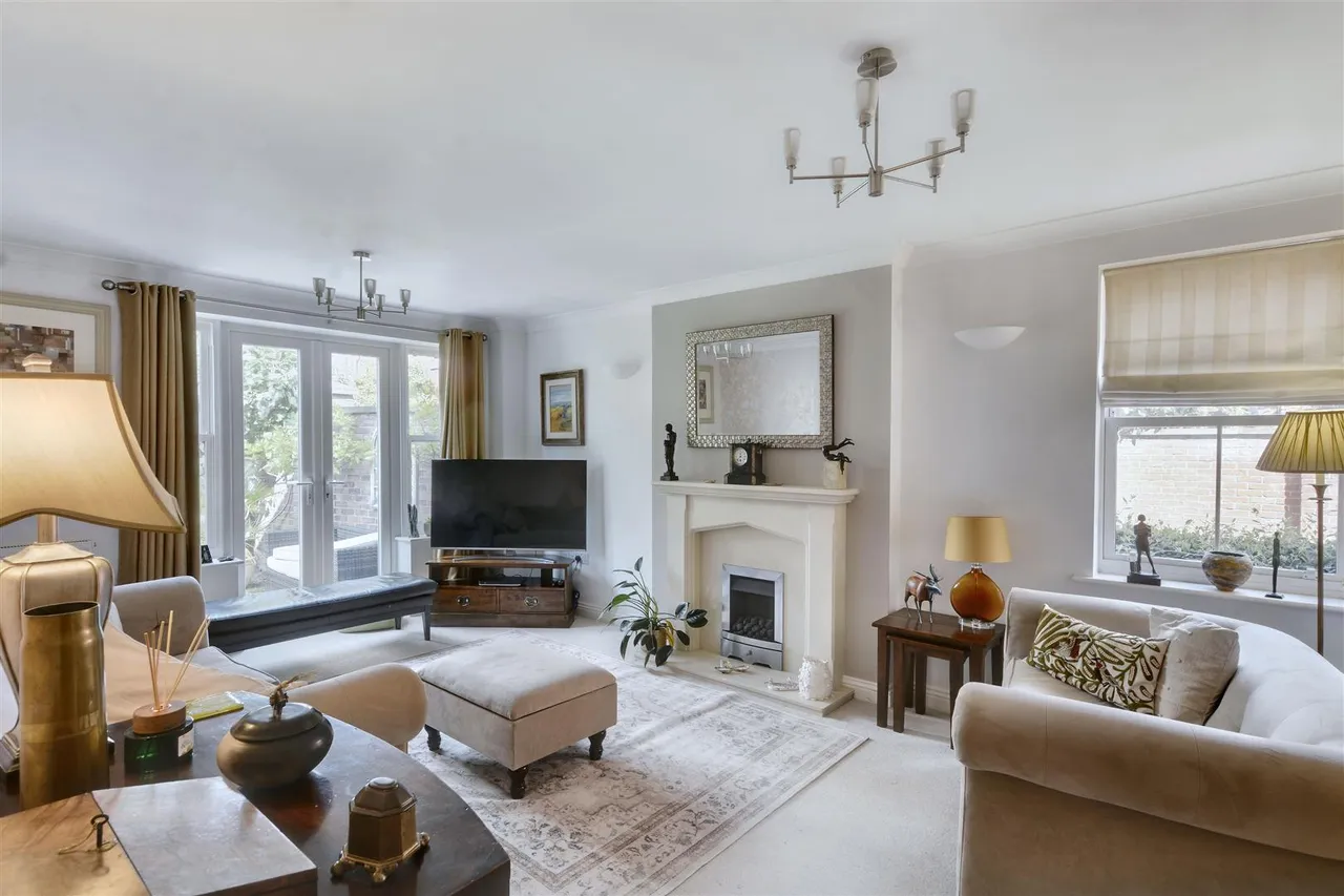 Hillcrest, Aston-On-Trent, DE72, photo 2