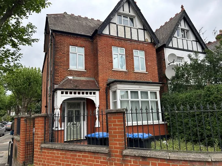 Walm Lane, Willesden Green, NW2 4QE, photo 4