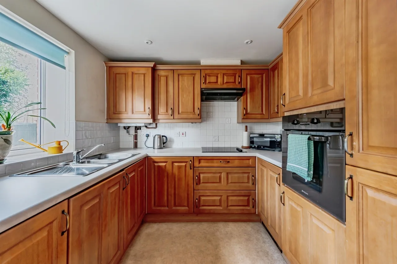 Ladbroke Road, Redhill, RH1, photo 5