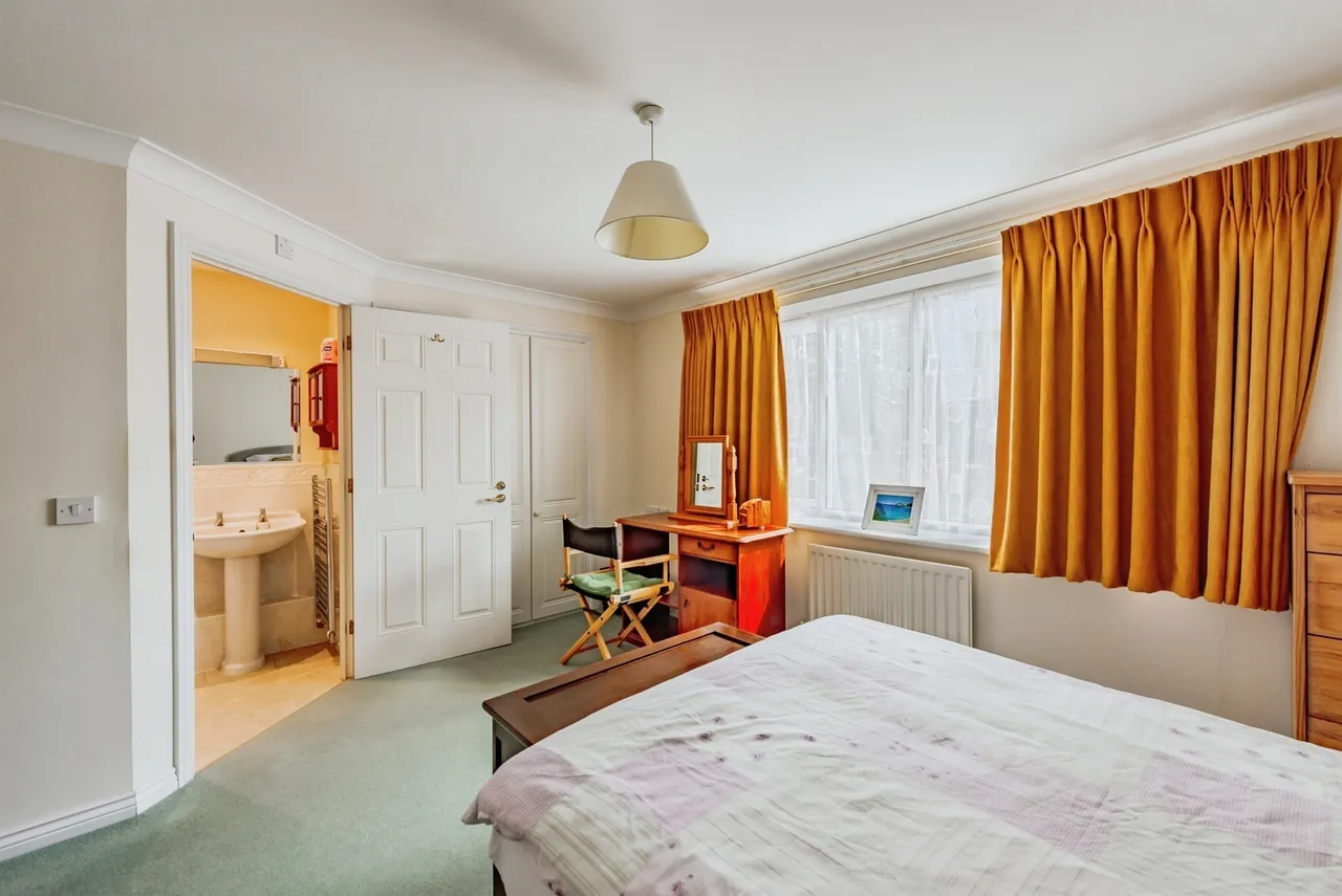 Ladbroke Road, Redhill, RH1, photo 7