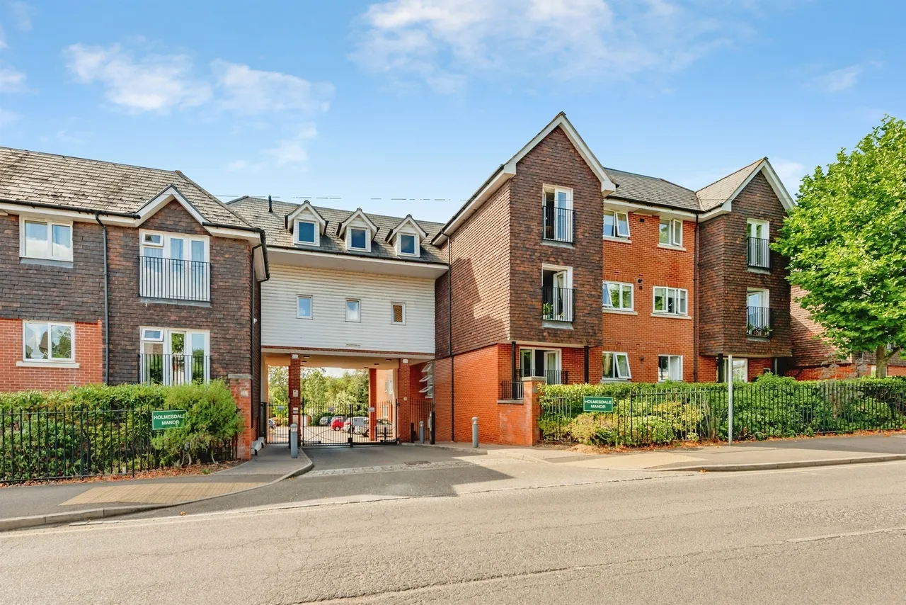 2 bed retirement property for sale, Ladbroke Road, Redhill, RH1