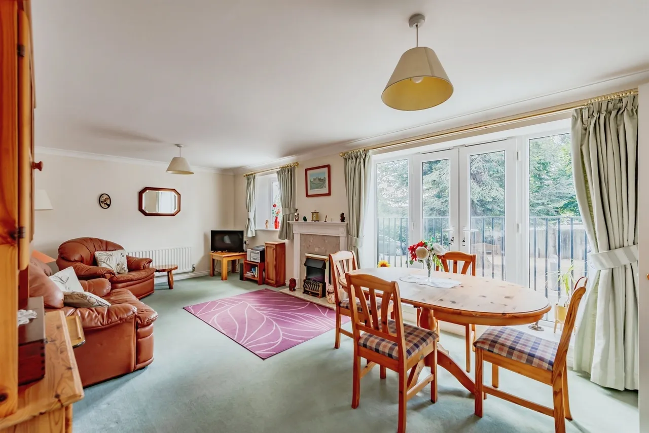 Ladbroke Road, Redhill, RH1, photo 2