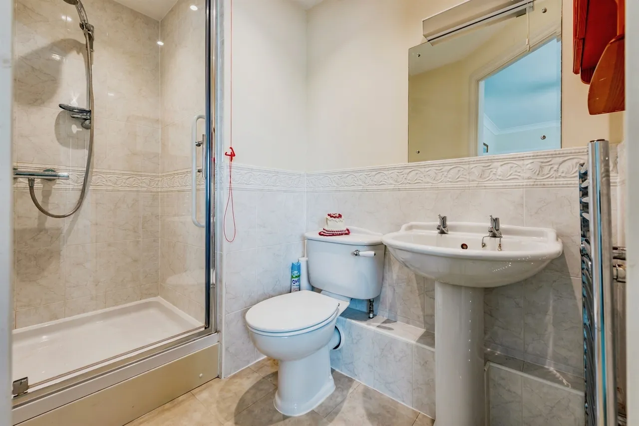 Ladbroke Road, Redhill, RH1, photo 8