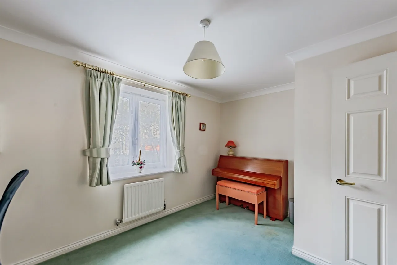 Ladbroke Road, Redhill, RH1, photo 10