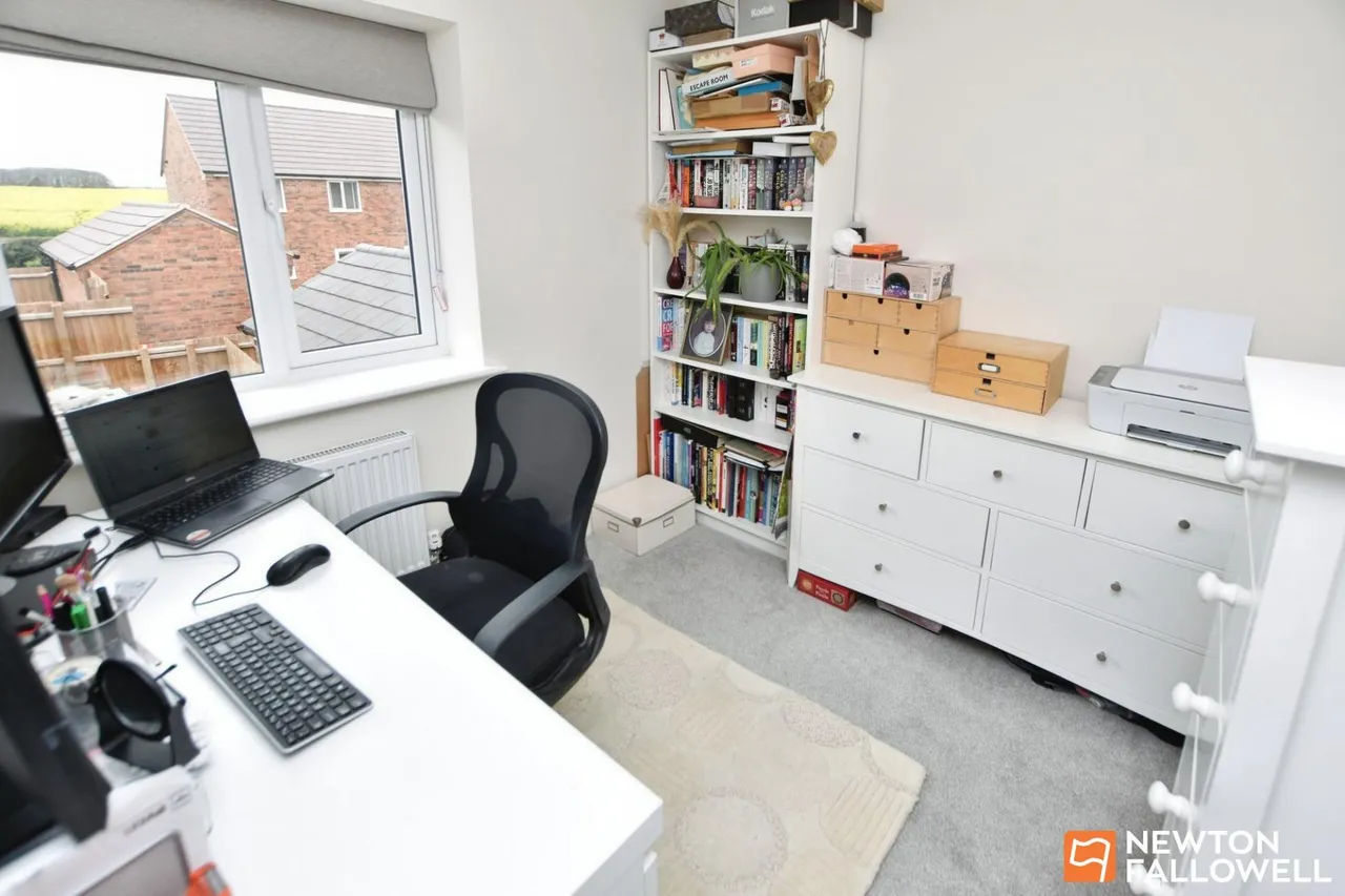 Chamomile Road, Shepshed, LE12, photo 14