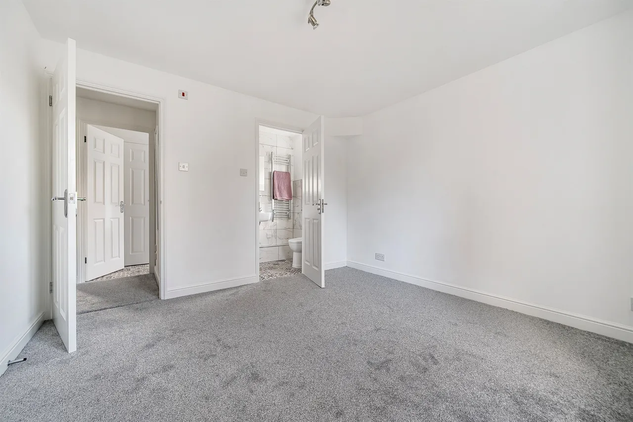 Kirkland Drive, Enfield, photo 7