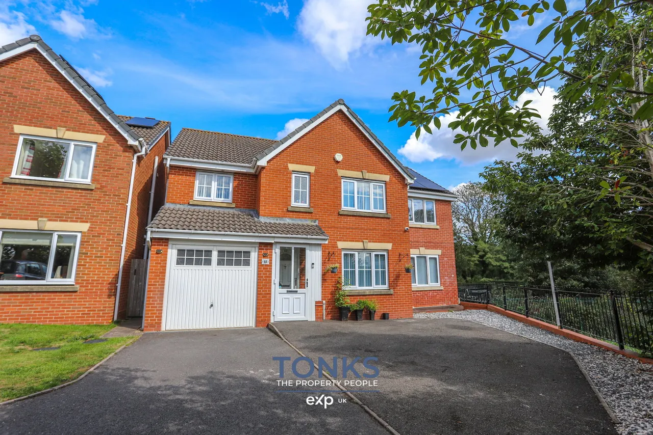 5 bed house for sale — Cavalier Drive, Halesowen, B63 4SQ