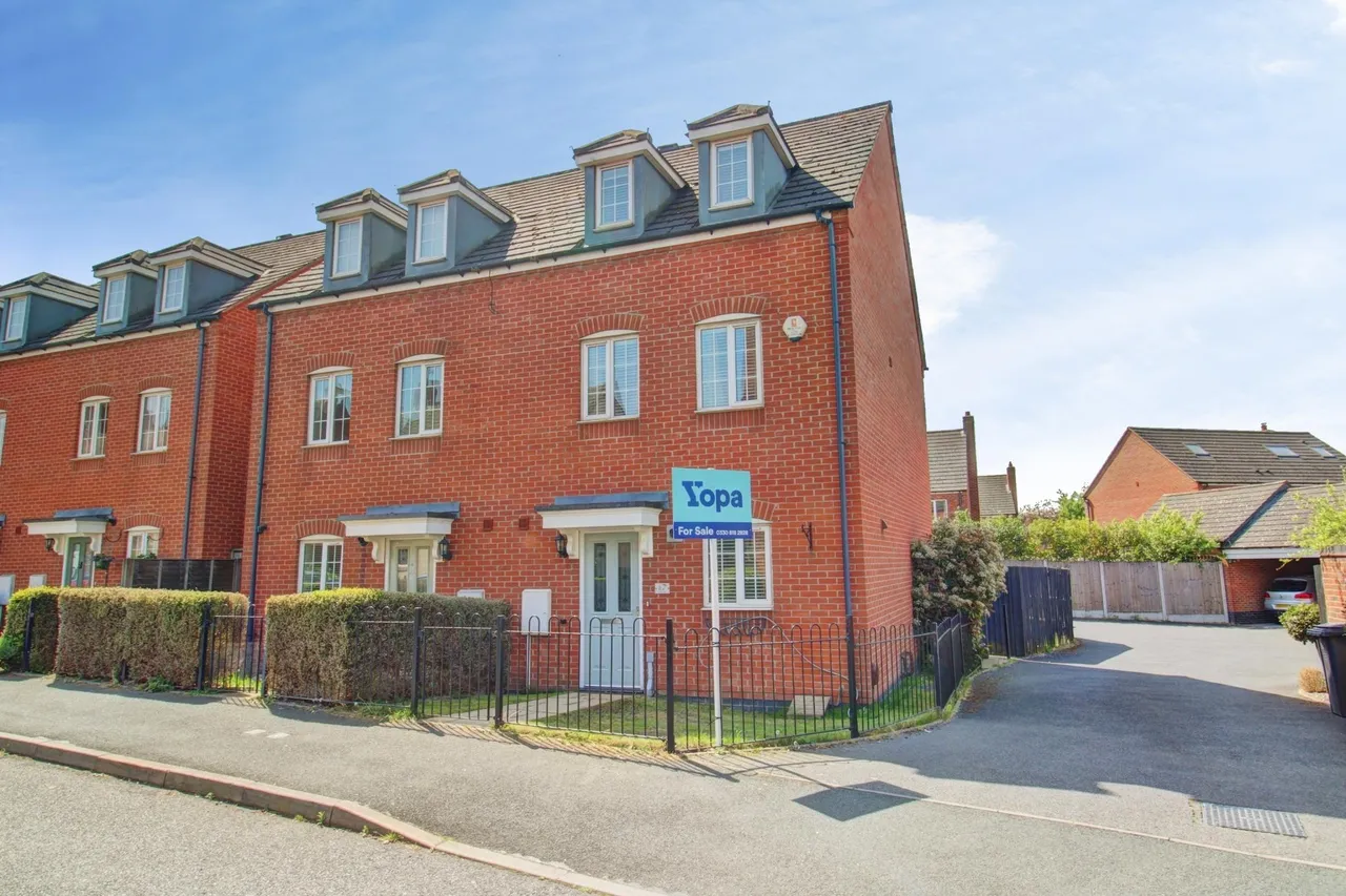 3 bed house for sale, Deykin Road, Lichfield, WS13