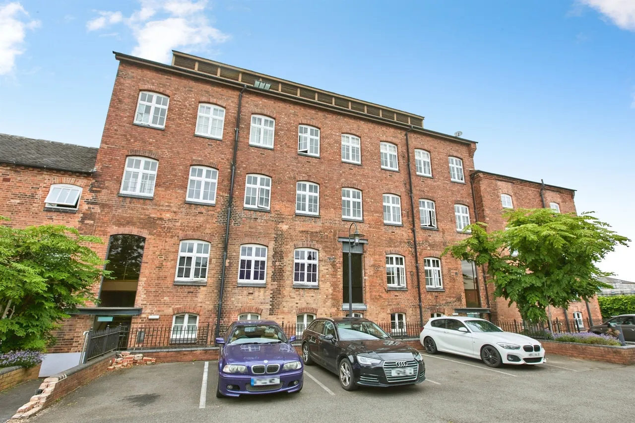 2 bed flat for sale, Horninglow Street, Burton-On-Trent, DE14