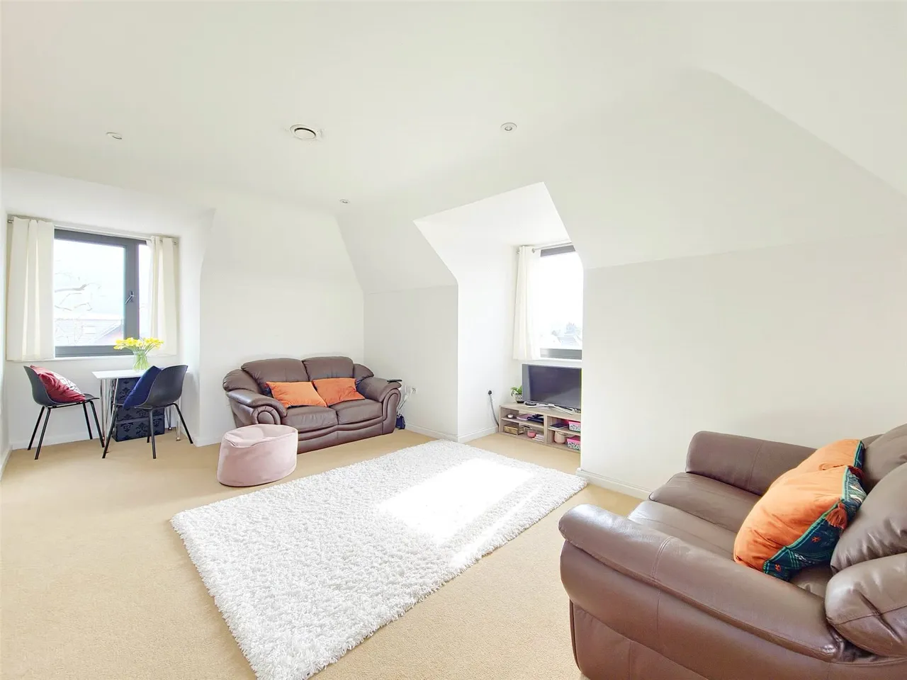 Suttons Lane, Hornchurch, RM12, photo 2
