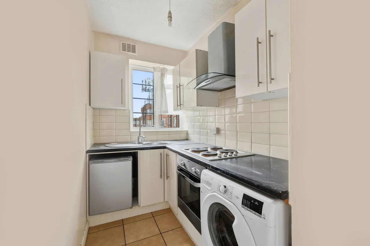 Wyke Road, Raynes Park, SW20, photo 5