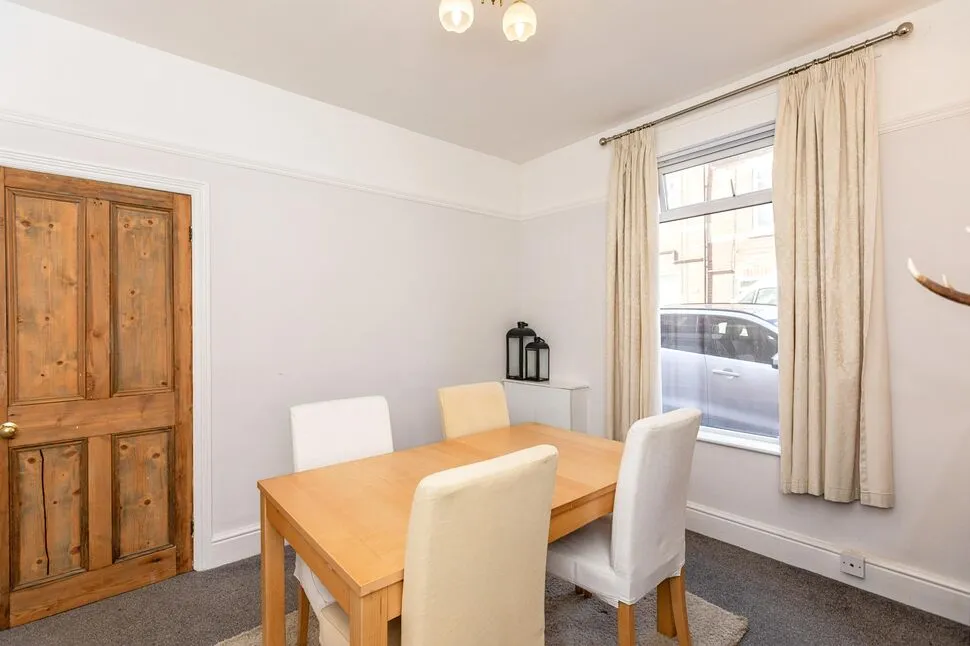 Queen Street, Pontefract, West Yorkshire, WF8, photo 4