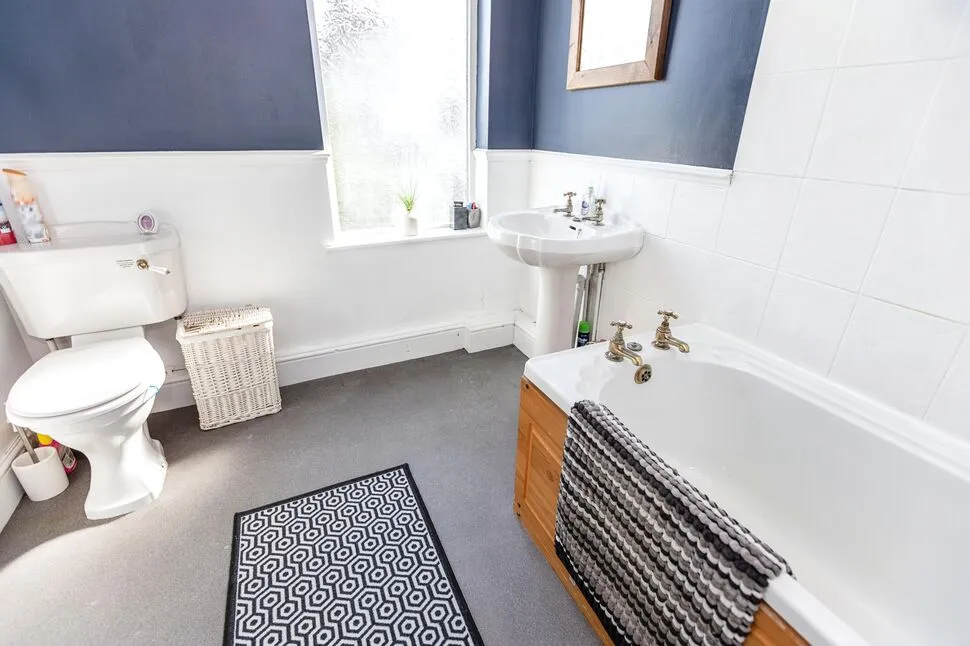 Queen Street, Pontefract, West Yorkshire, WF8, photo 8