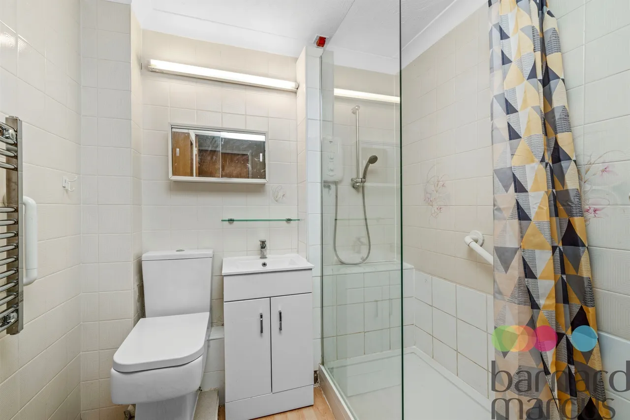 Friern Park, London, N12, photo 8