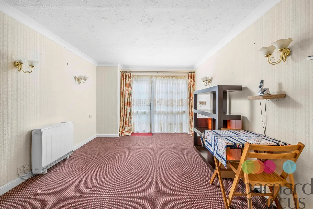 Friern Park, London, N12, photo 3
