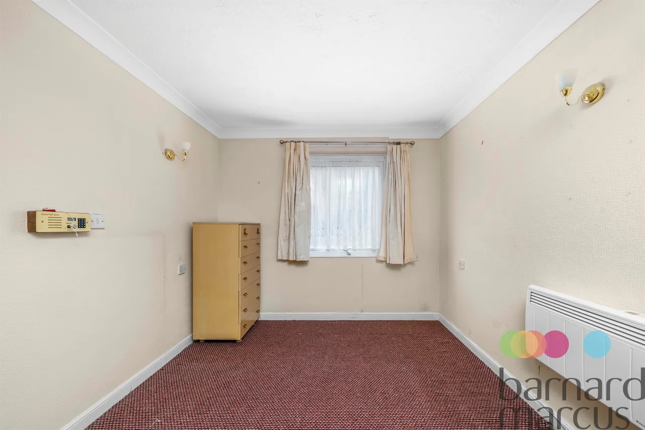 Friern Park, London, N12, photo 4