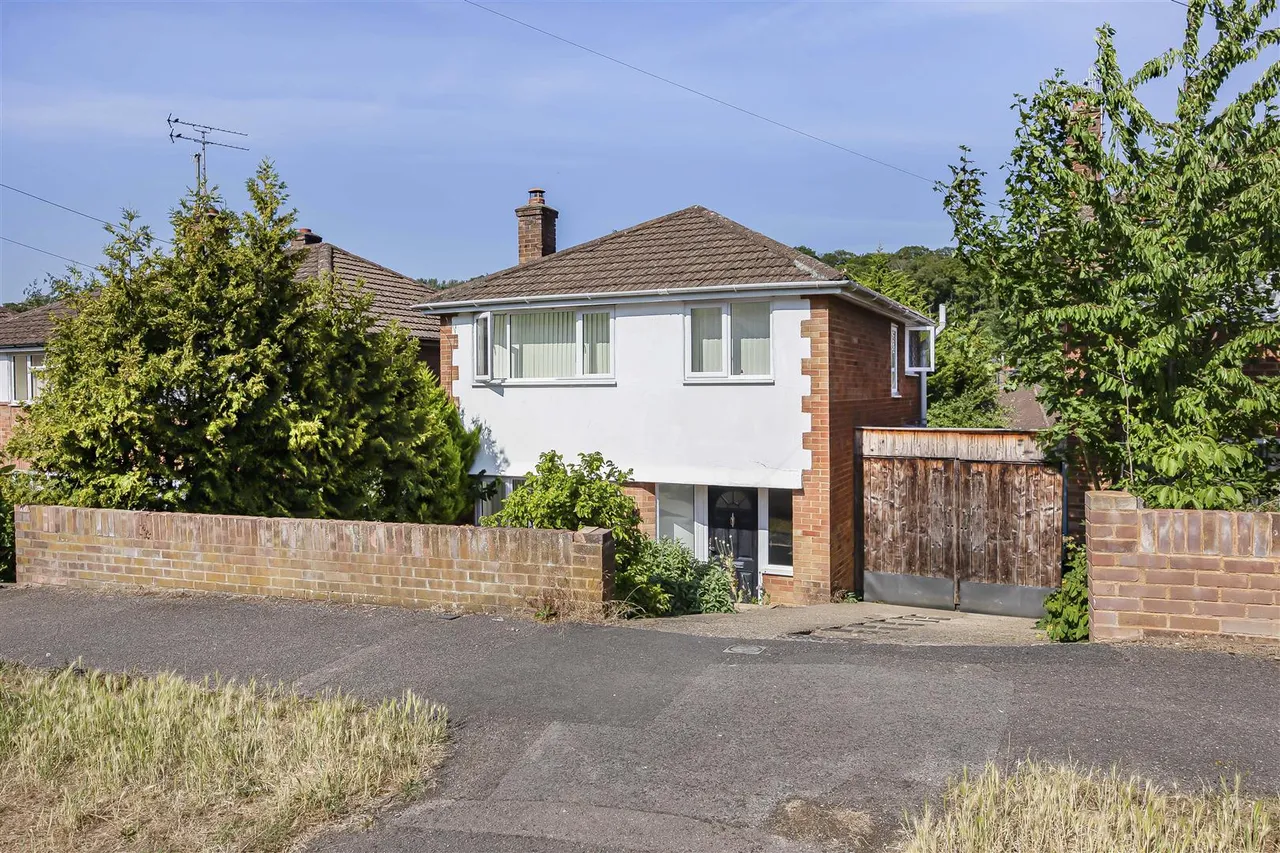3 bed house for sale, Sheridan Avenue, Caversham, RG4