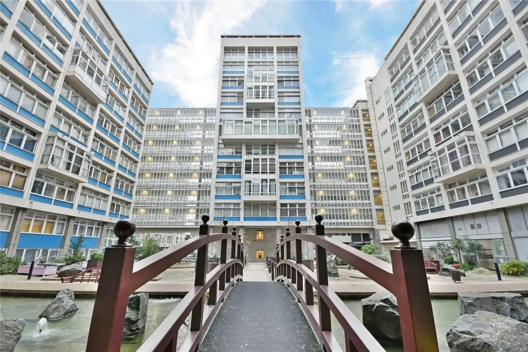 Newington Causeway, Elephant Castle, London, SE1, photo 7