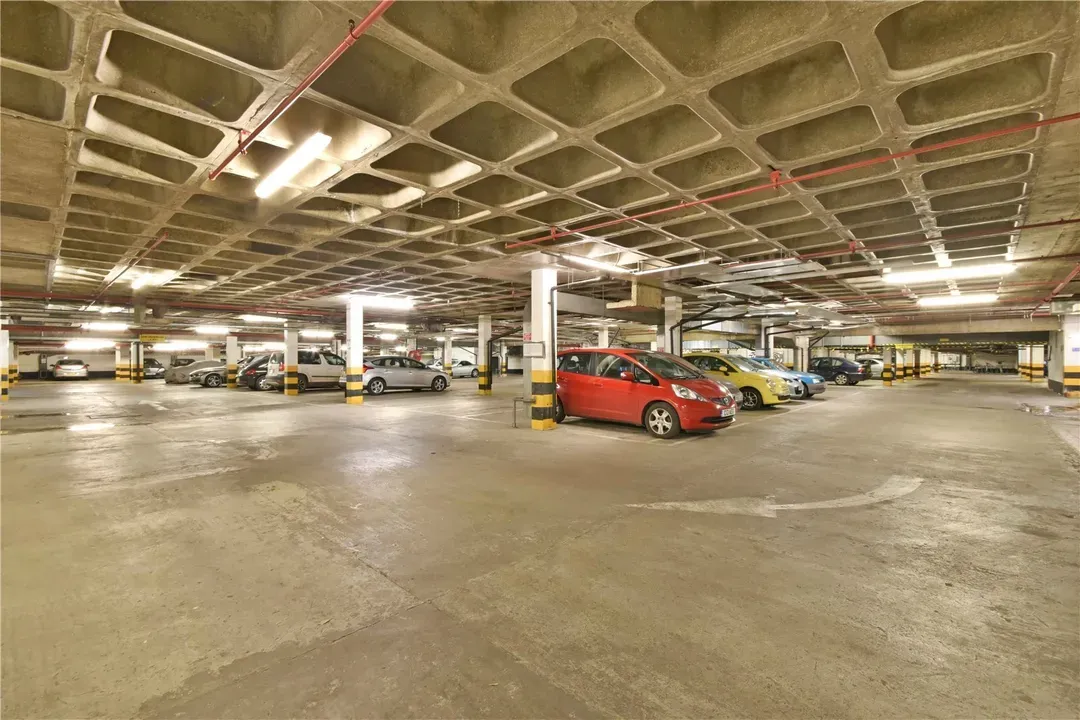 Newington Causeway, Elephant Castle, London, SE1, photo 14