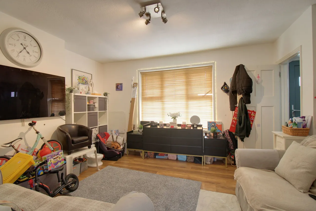 Hove, BN3, photo 2