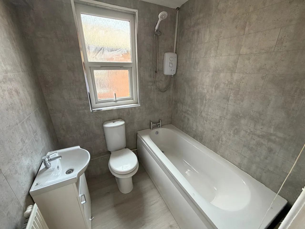 Middlesex Road, BOOTLE, photo 8