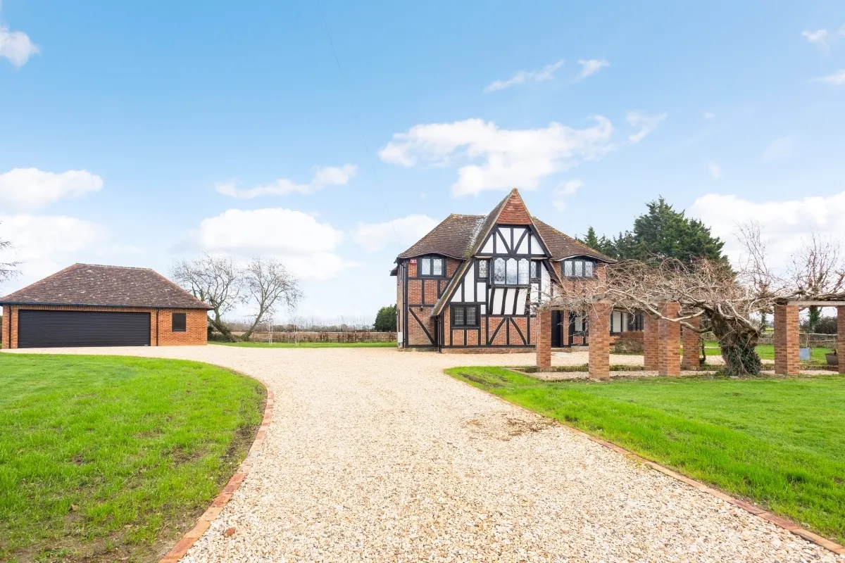 4 bed house to rent — Chequer Lane Bosham PO18