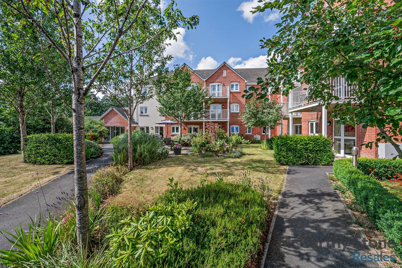 1 bed flat for sale, Raleigh Mead, South Molton, EX36