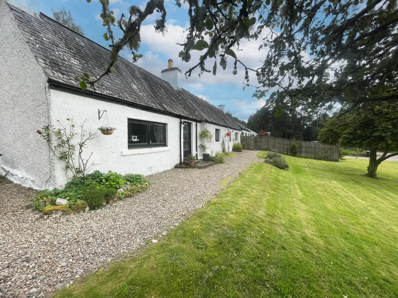 6 bed house for sale — Aberchalder, Invergarry, Inverness-shire, PH35 4HN