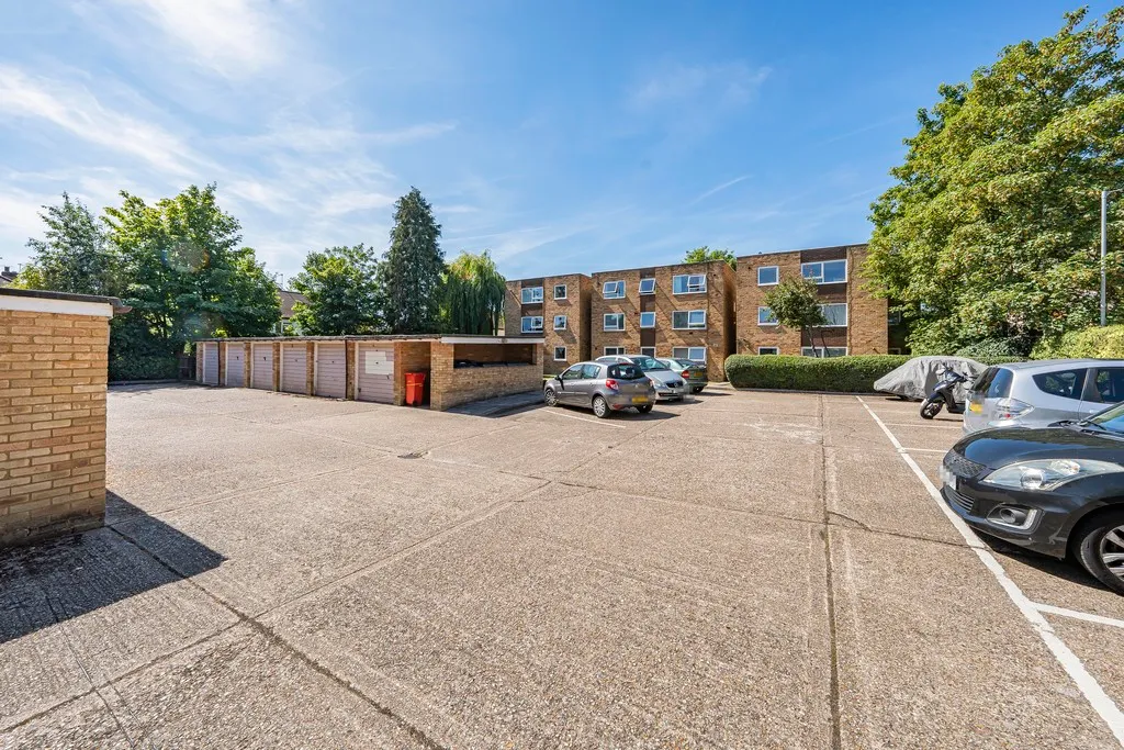 Rickmansworth Road, Pinner, HA5, photo 29
