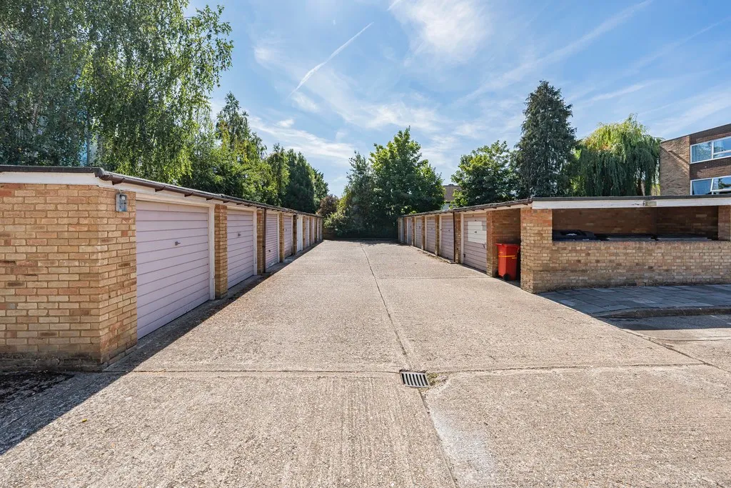 Rickmansworth Road, Pinner, HA5, photo 21