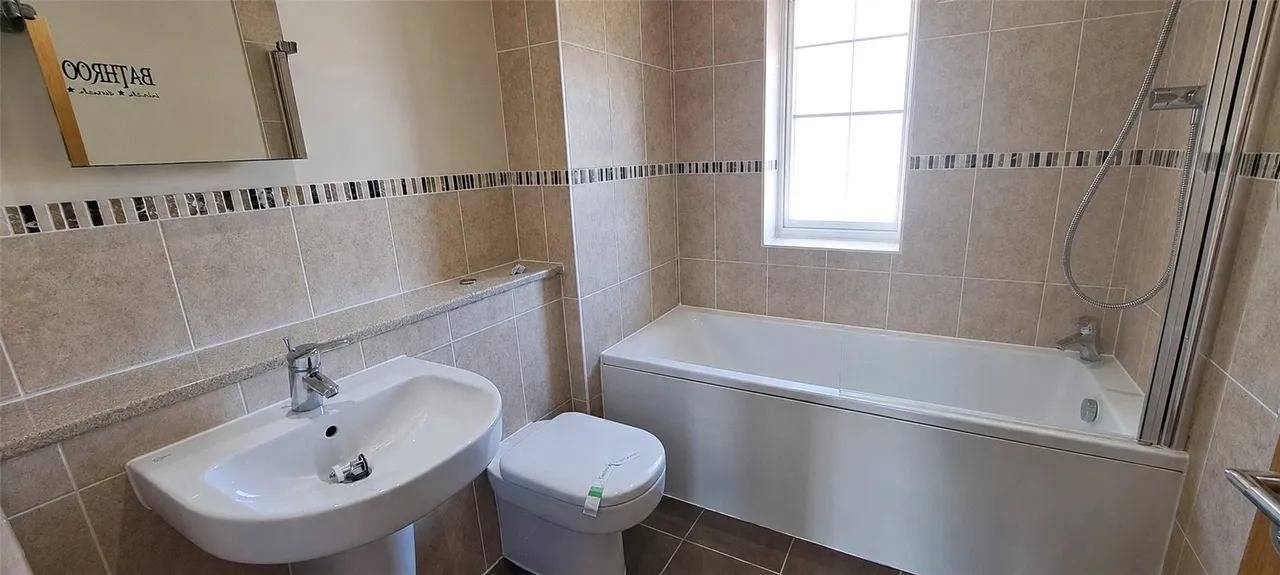 Woodlands Road, Farnborough, Hampshire, GU14 9QJ, photo 11