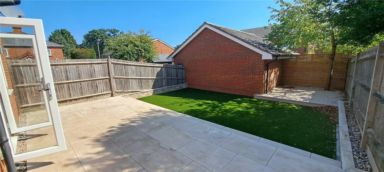 Woodlands Road, Farnborough, Hampshire, GU14 9QJ, photo 3