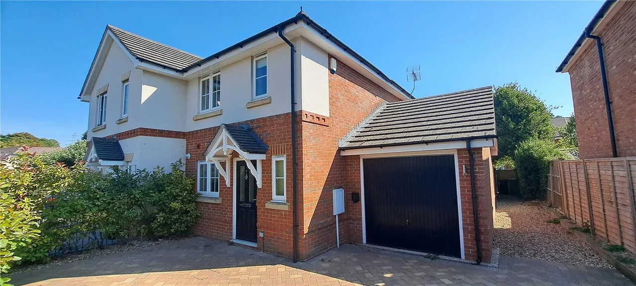 3 bed house for sale — Woodlands Road, Farnborough, Hampshire, GU14 9QJ