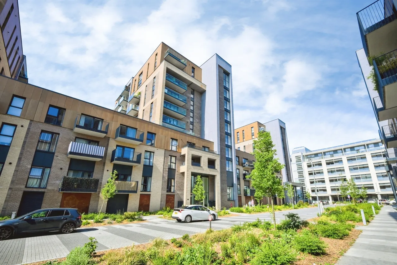 1 bed flat for sale — Edinburgh Gate, HARLOW