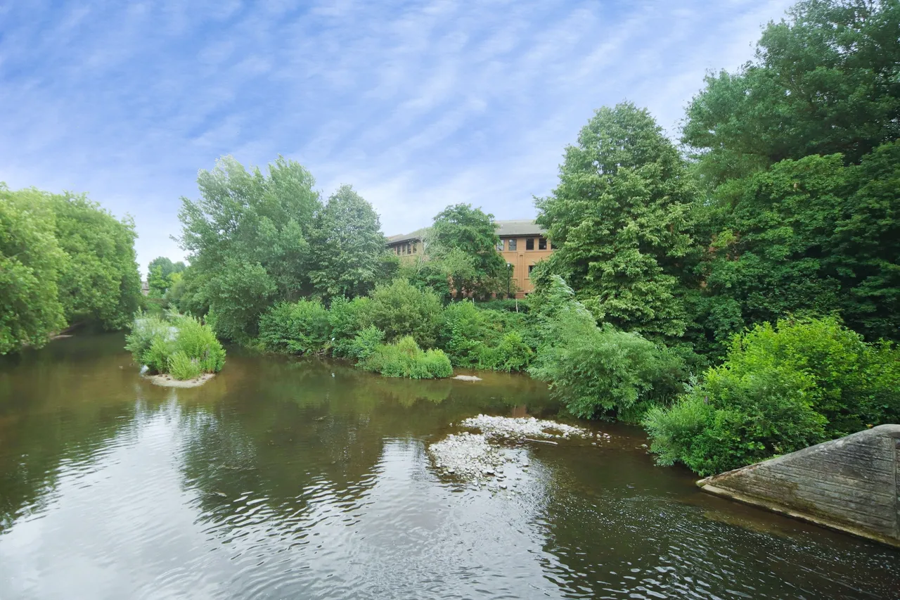 2 bed flat for sale, Castle Street, Taunton, TA1