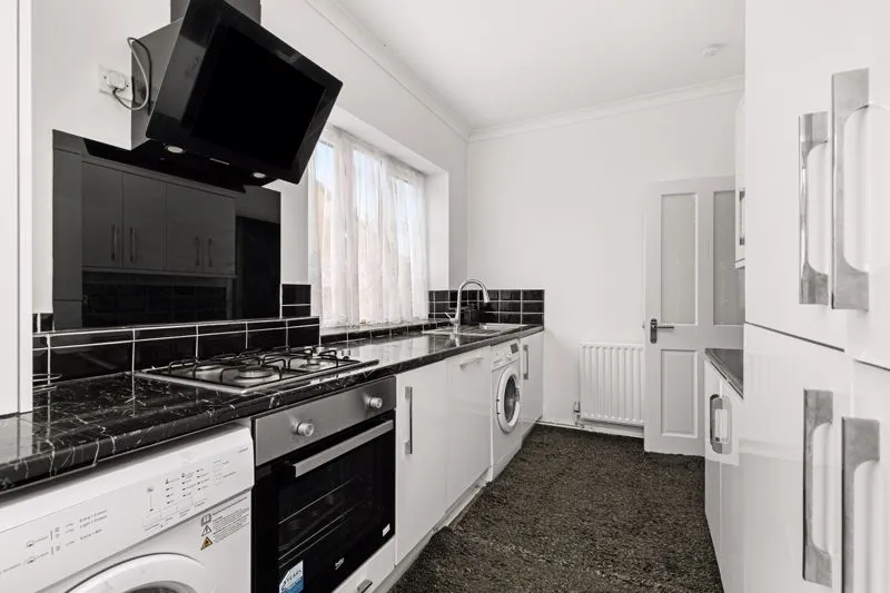 Molesey Road, Walton-On-Thames KT12 3PF, photo 3