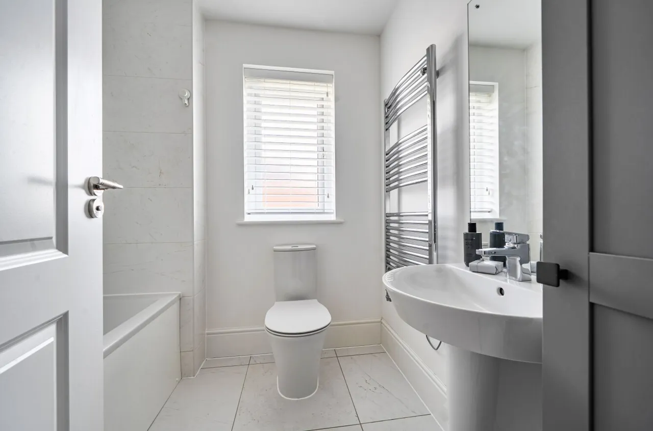 Anchor Lane, Havant, PO9, photo 14