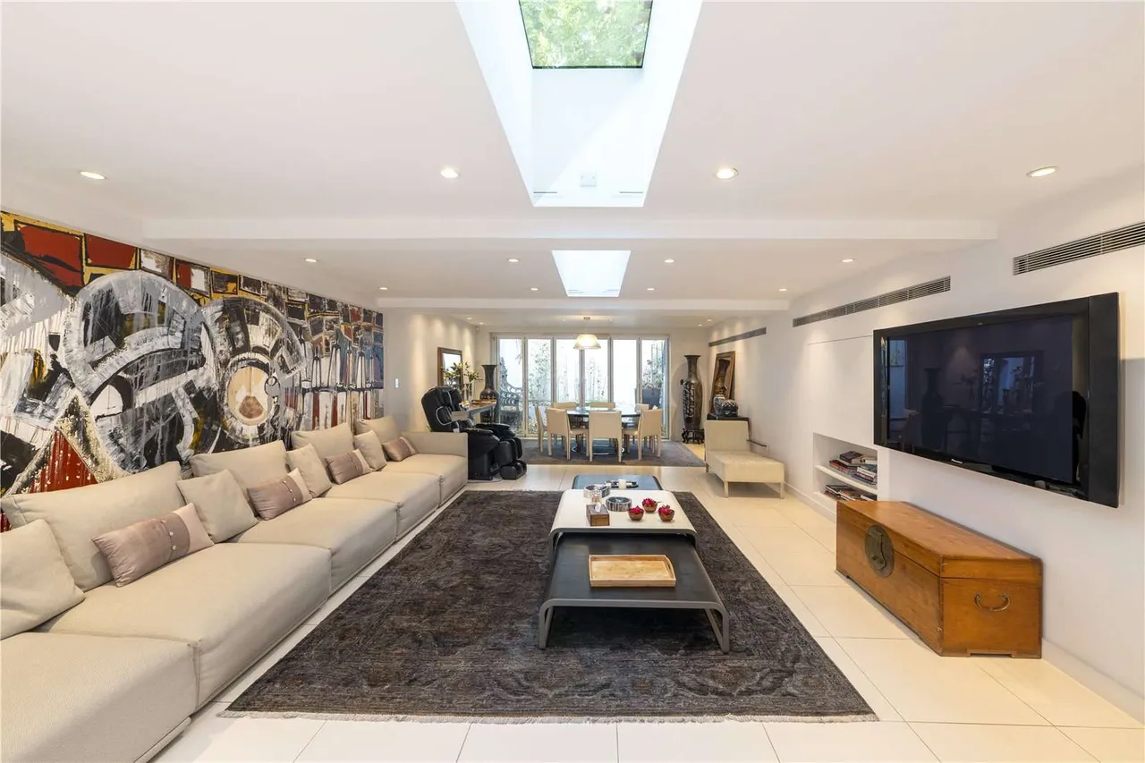 7 bed house to rent — South Audley Street, London, W1K 1HL
