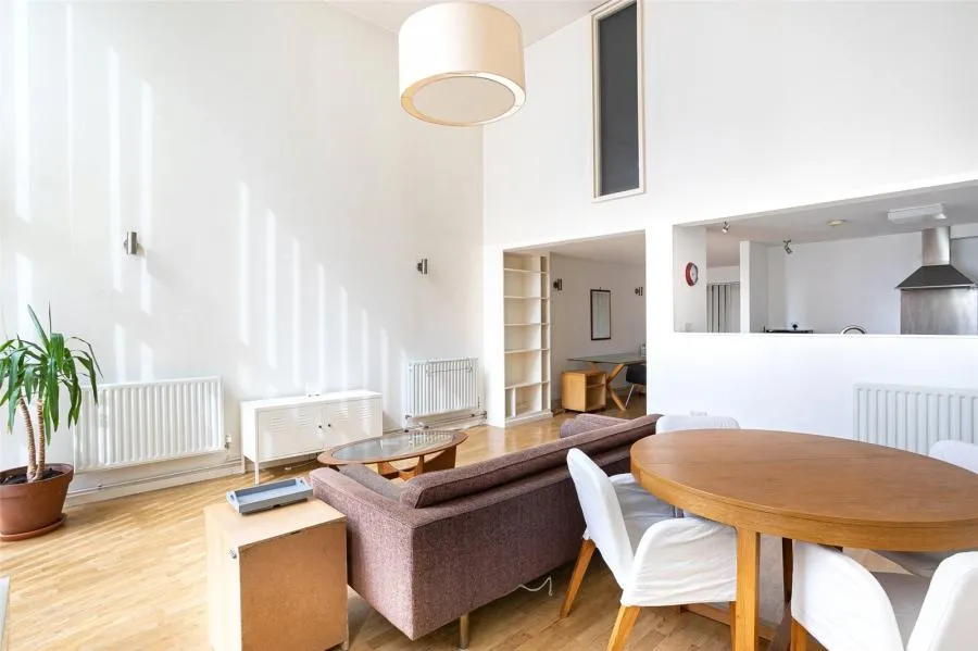 Cowley Road, London, W3, photo 3