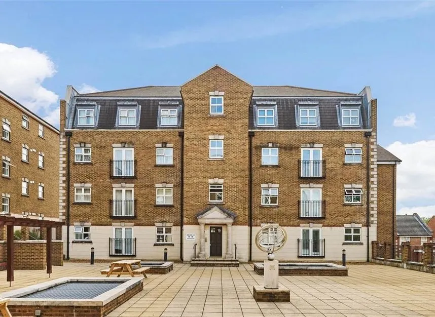 1 bed flat to rent, Brook Square, Blackheath, SE18